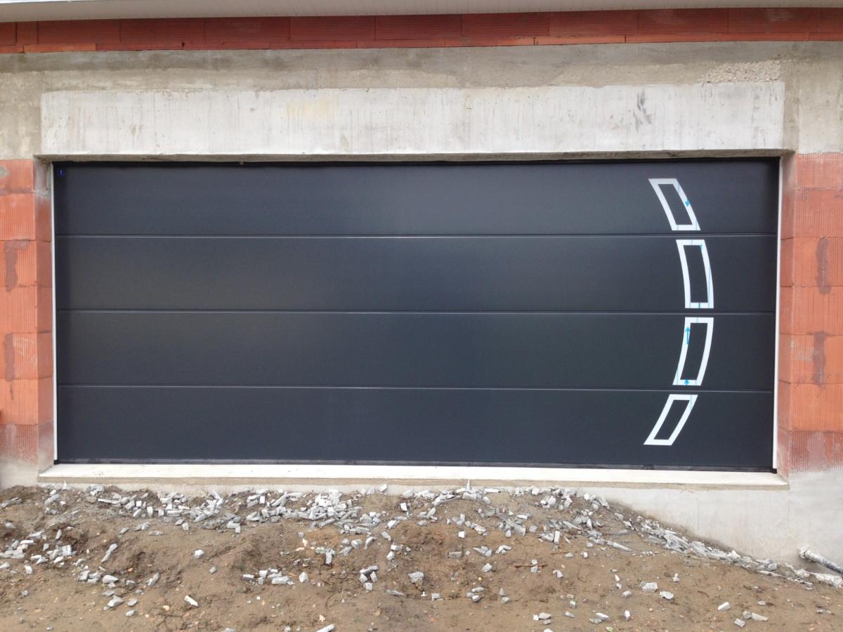 Porte de garage noire
