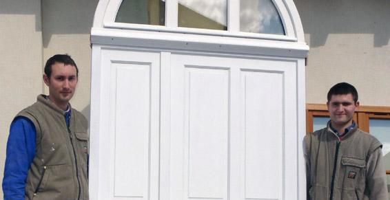 menuiserie - réalisation d'une porte d'entrée sur mesure