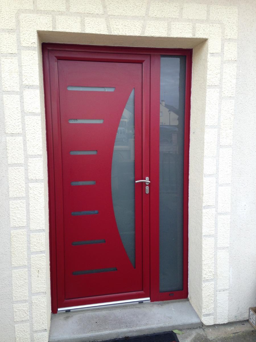 porte extérieur rouge