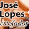 Um estetosc&oacute;pio sendo usado para examinar um torso; o nome "Jos&eacute; Lopes estofador" est&aacute; no texto.