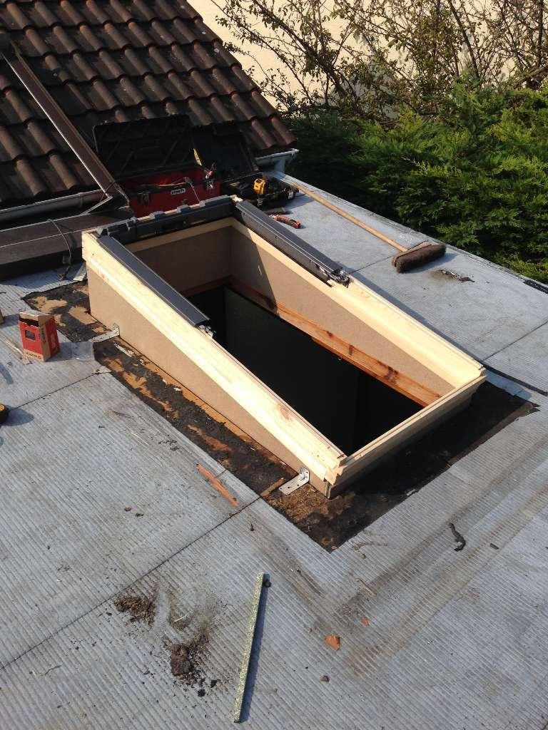Remplacement d'un VELUX avec une étanchéité en périphérie en Essonne (91)