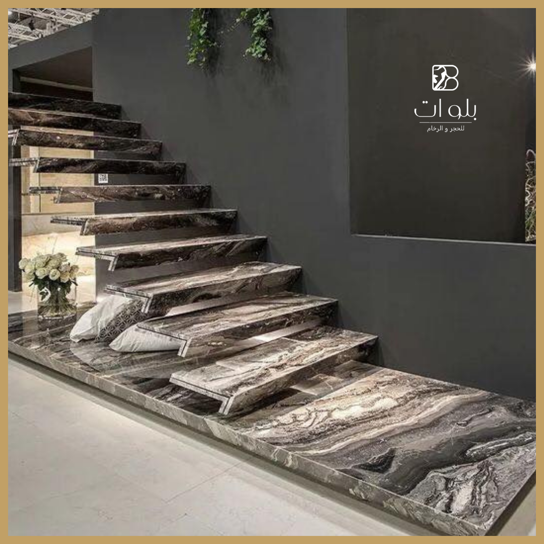 منتج رخامي يعرض جمال الرخام الطبيعي وتفاصيله الفريدة. تتنوع المنتجات الرخامية من الأرضيات إلى المشبات، وتستخدم في تصميمات الديكور الداخلي والخارجي لإضفاء لمسة فاخرة وأنيقة. اكتشف تشكيلة واسعة من المنتجات الرخامية لإضافة أناقة لأي مساحة