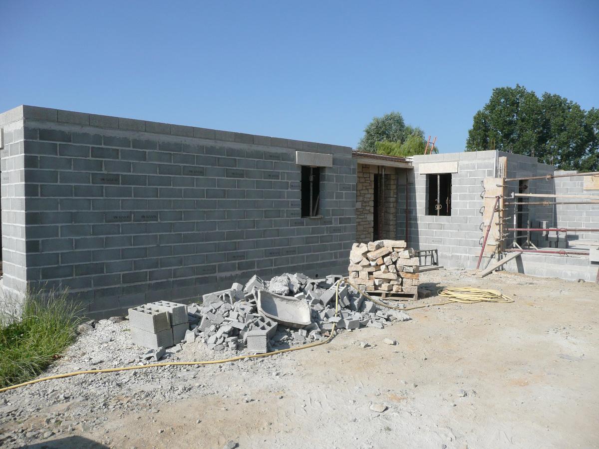 Maison traditionnelle en aggloméré