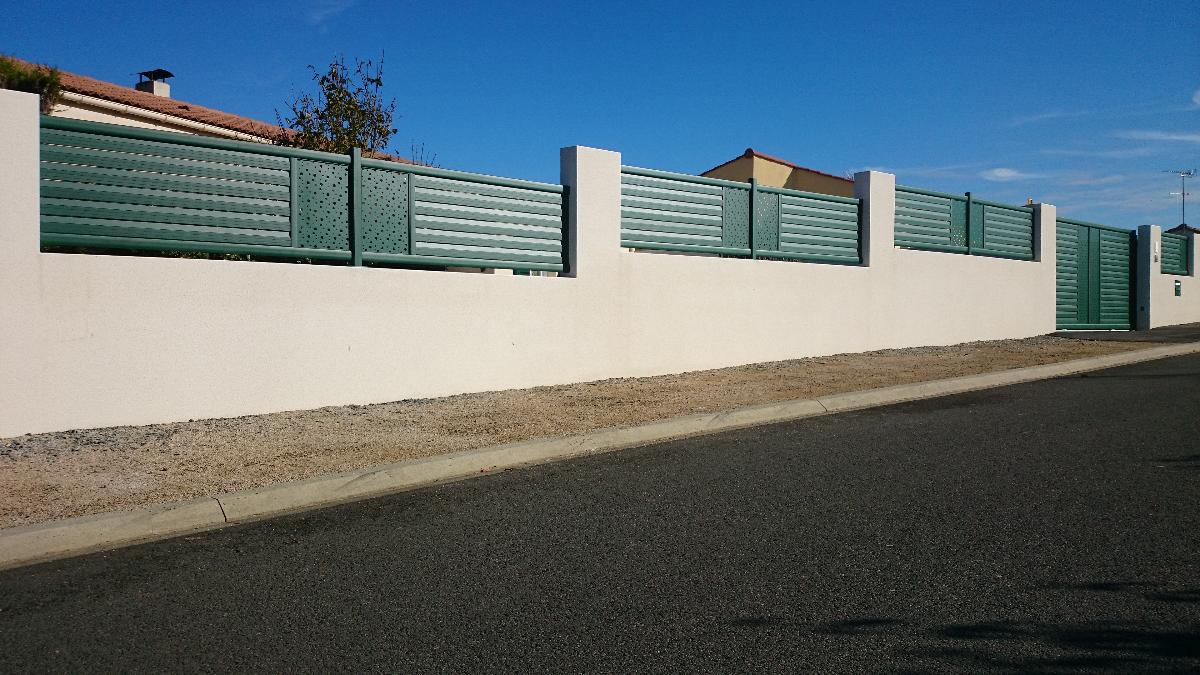 portail coulissant avec cloture Rochetrejoux.JPG