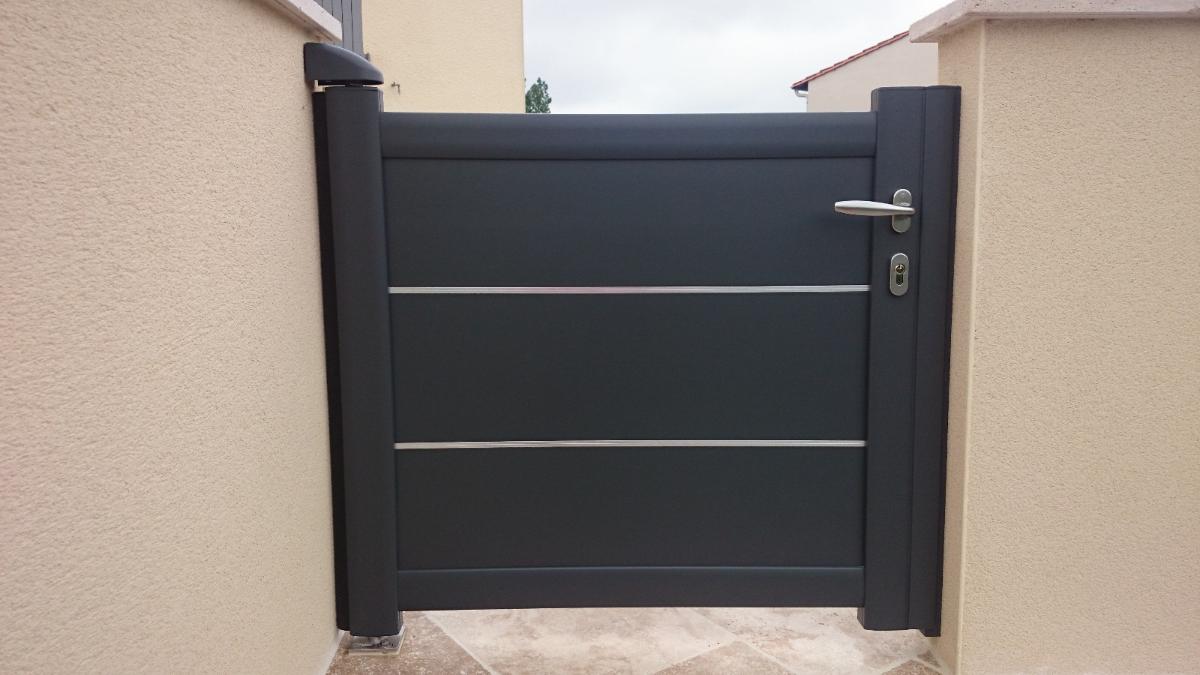 Portillon avec joncs alu