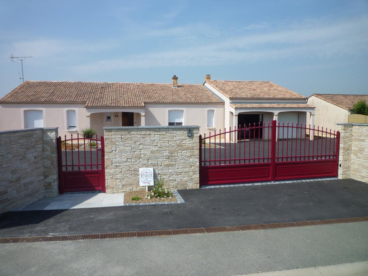 Portail Portillon La Réorthe.JPG