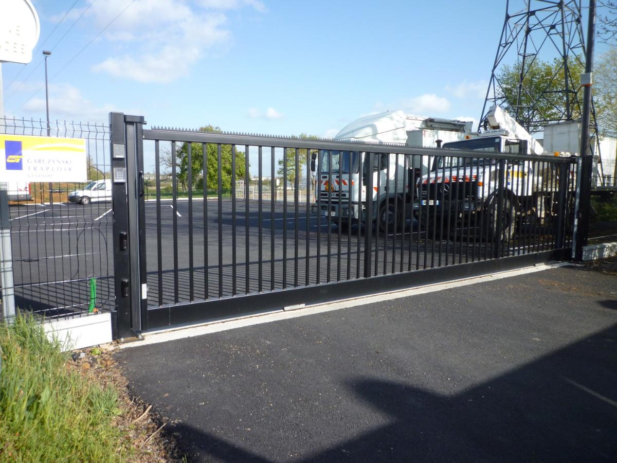 portail coulissant industriel Chantonnay