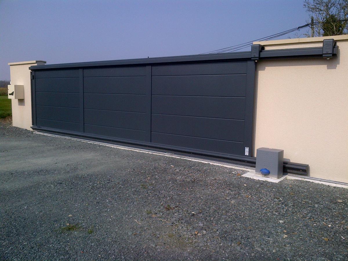 Portail coulissant La Réorthe.jpg