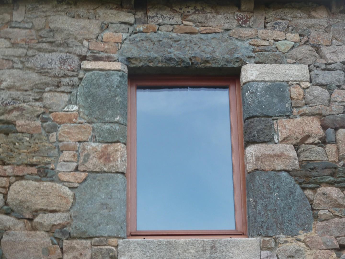 création fenêtre dans murs pierres rénovation D.Le Pennec Paimpol