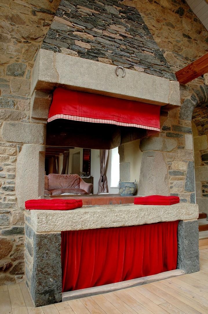 cheminée pierre de taille-maçonnerie pierre D.Le Pennec,Paimpol