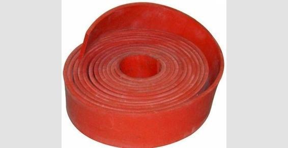 Bavette rouge en caoutchouc