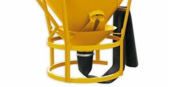 Tuyau plat en caoutchouc pour benne à béton