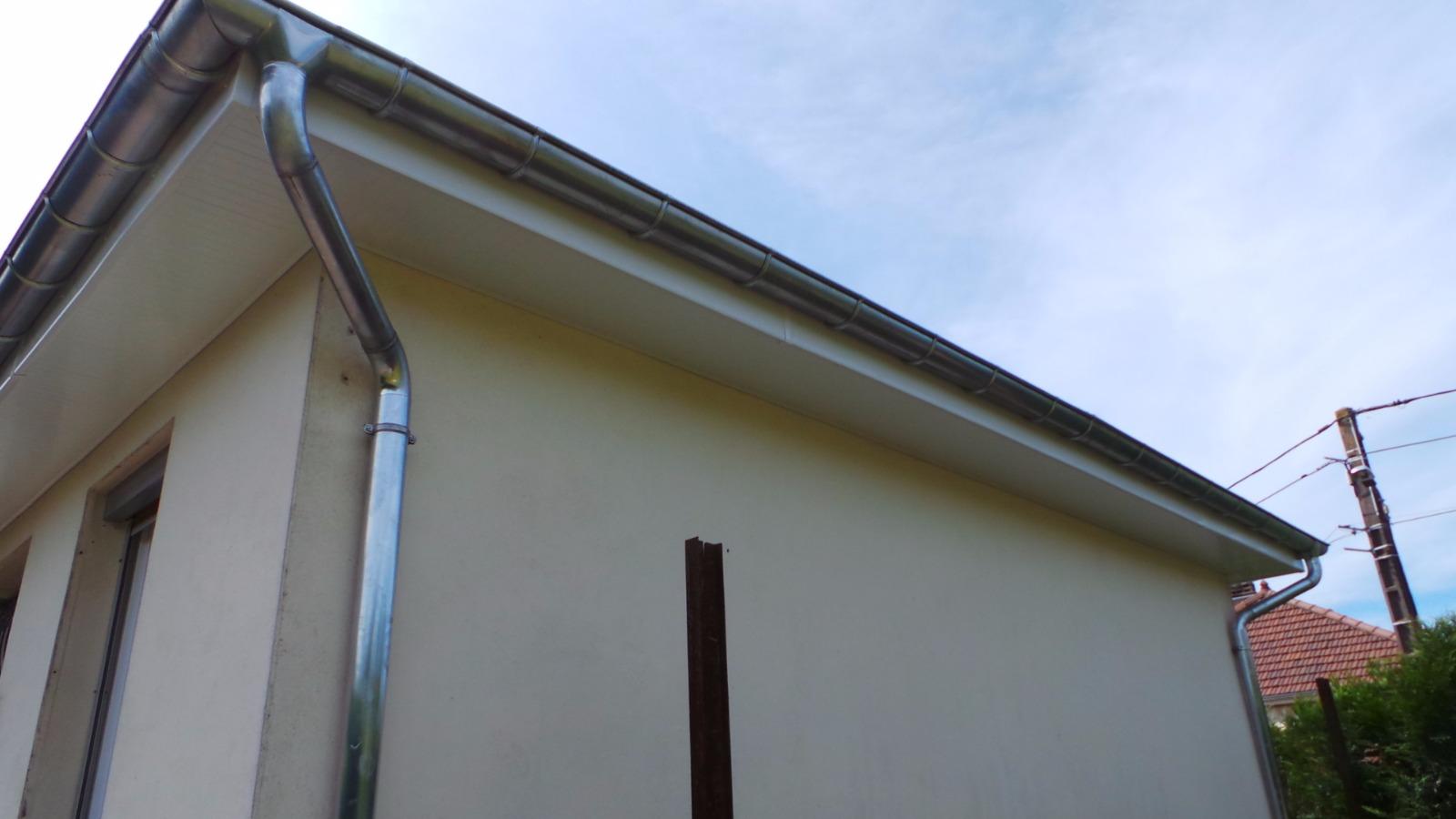 Habillage débord de toit en PVC Dole Jura 39