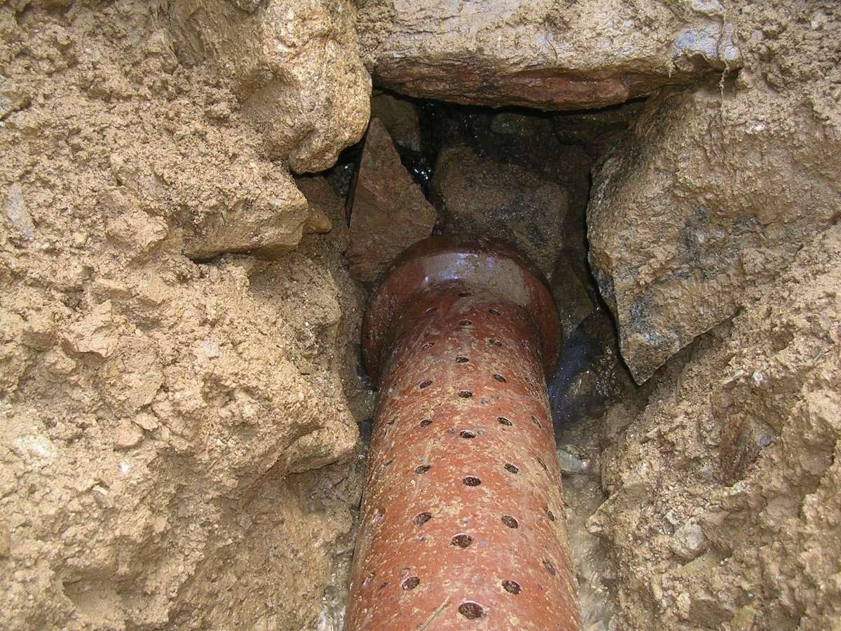 Terrassement et captage de sources d'eau potable à Saint victor montvi