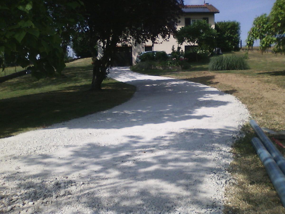 Chemin d'accès auprès de particuliers à Thiers avec Crocombette & Fils