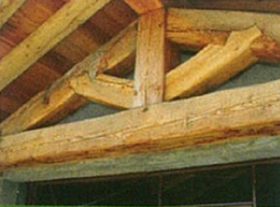 Bois de charpente à Bourganeuf en Creuse