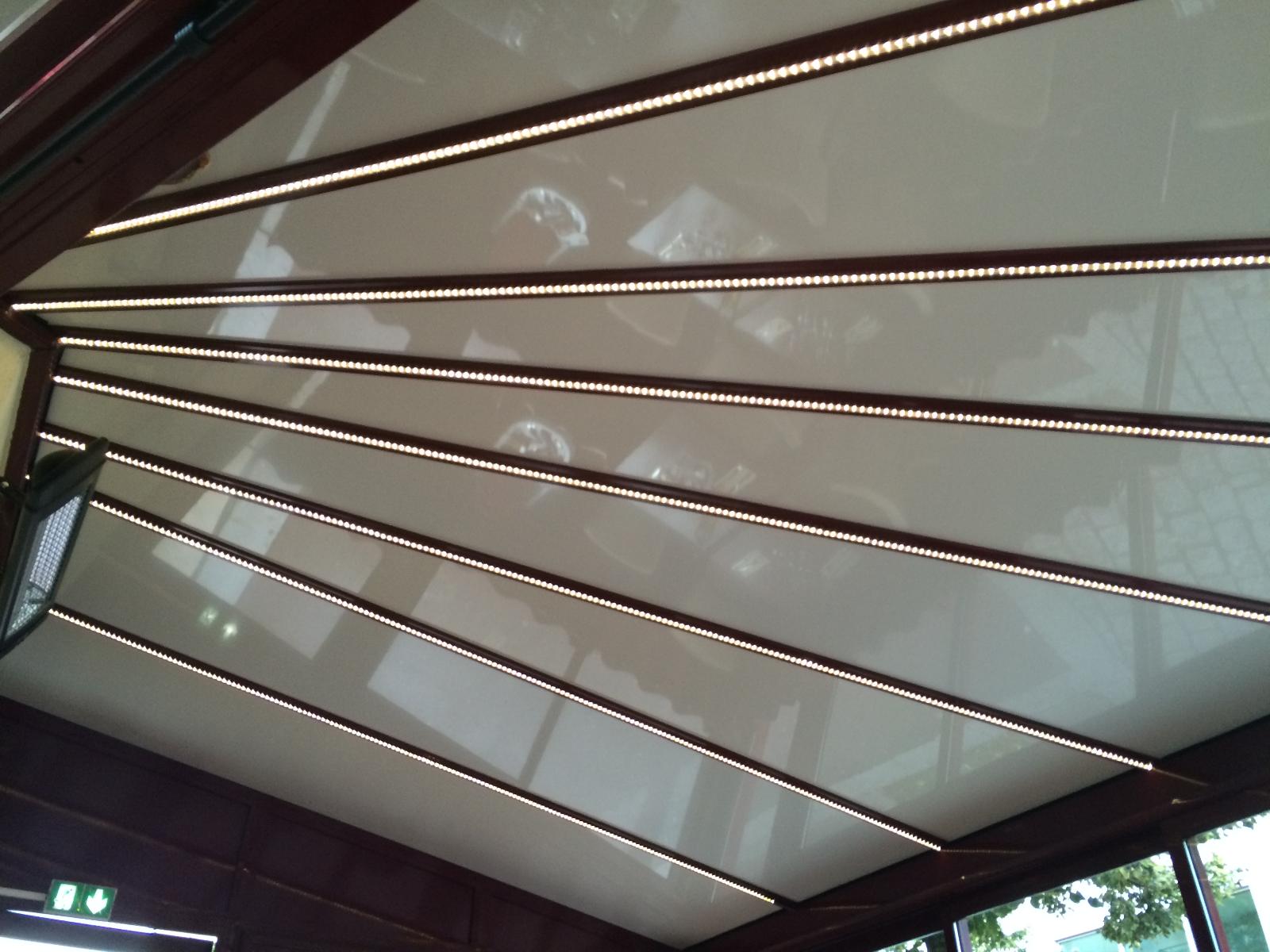 Eclairage plafond LED rubans