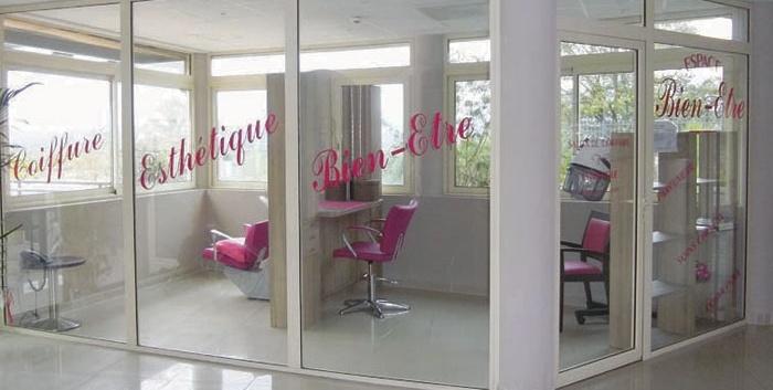 Les terrasses du Caroux Vue salon de coiffure