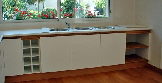 Meuble de cuisine bois et parquet stratifié