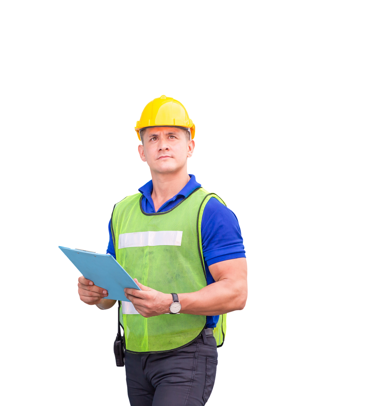 Homme de chantier tenant des plans dans les mains