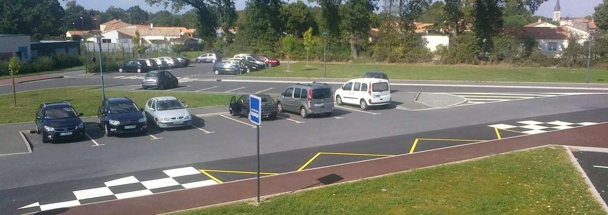 Salle de Badminton à SALIGNY