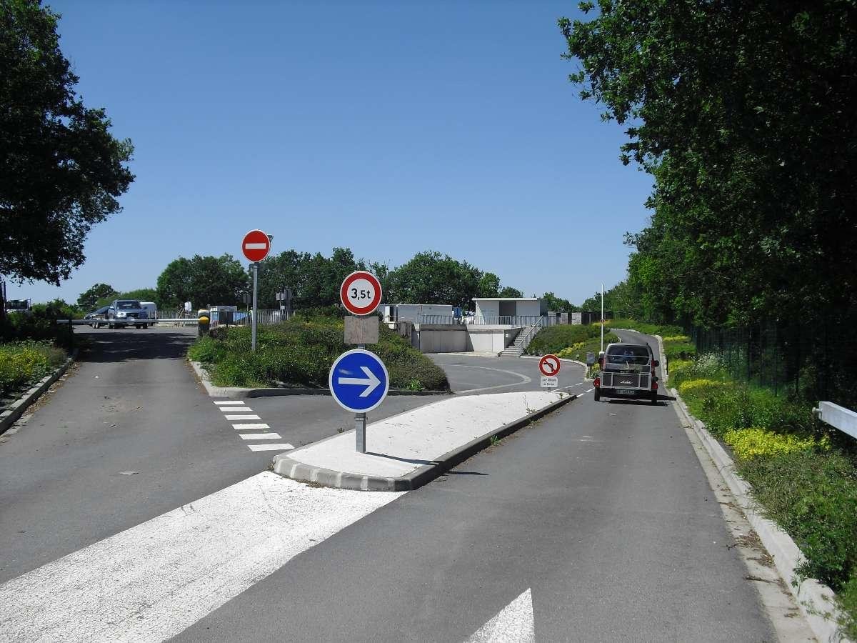 Déchetterie à AIZENAY