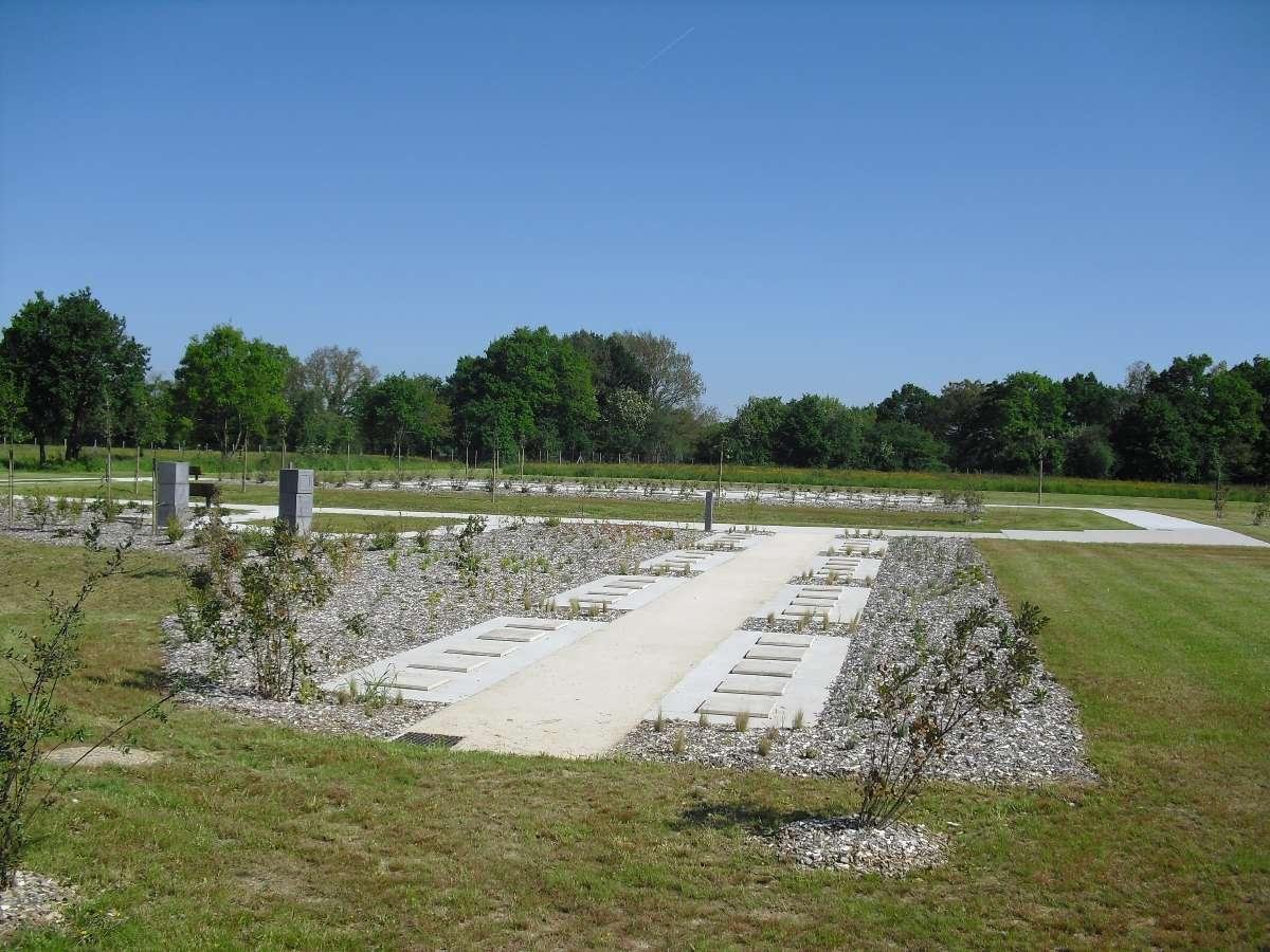 Cimetière à LA FERRIERE