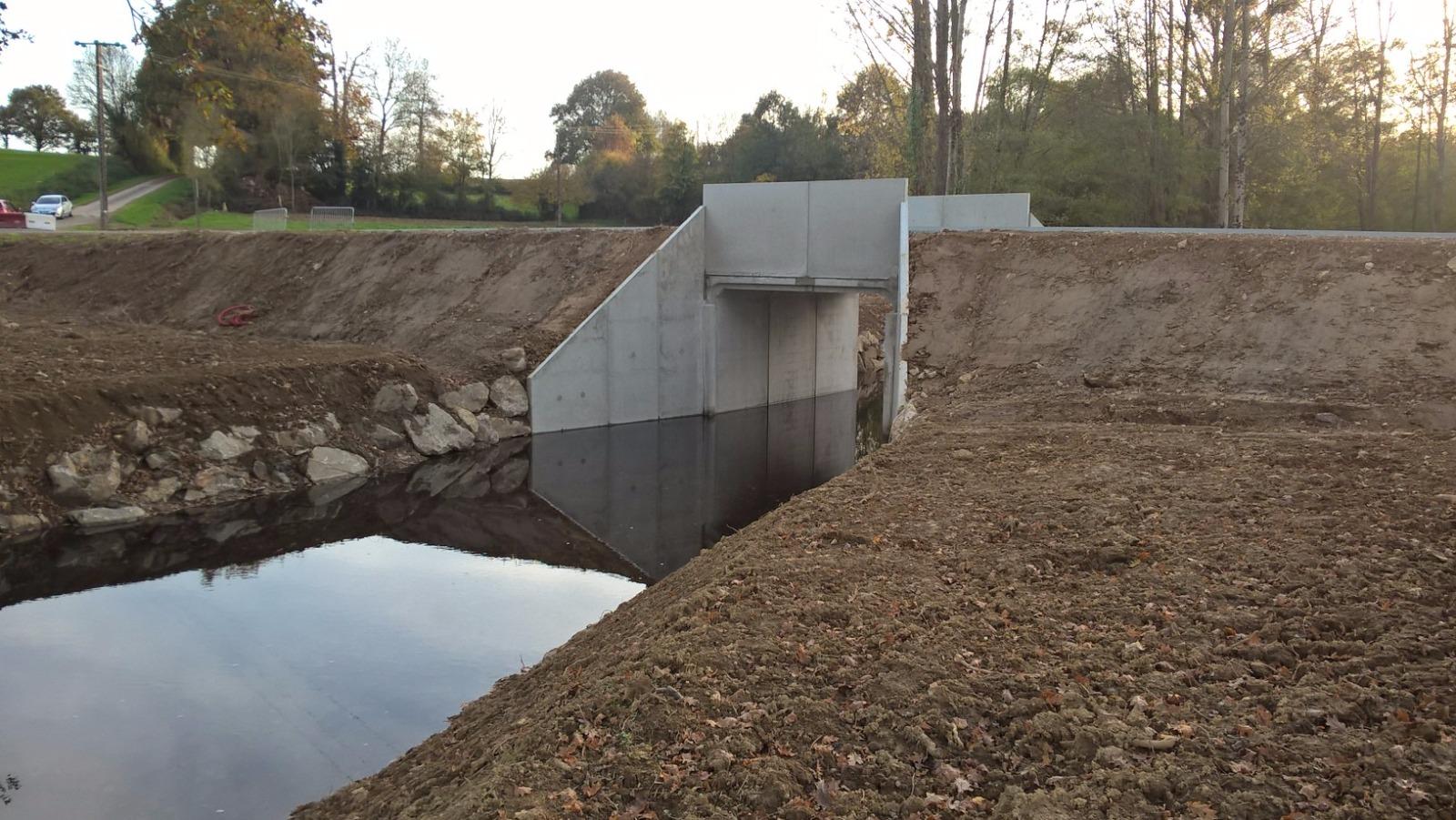 Pont cadre sur la Boulogne à SAINT DENIS LA CHEVASSE