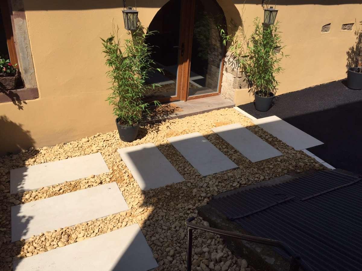 Aménagement minéral dalles Mirage 120X60 cm /cour en enrobé