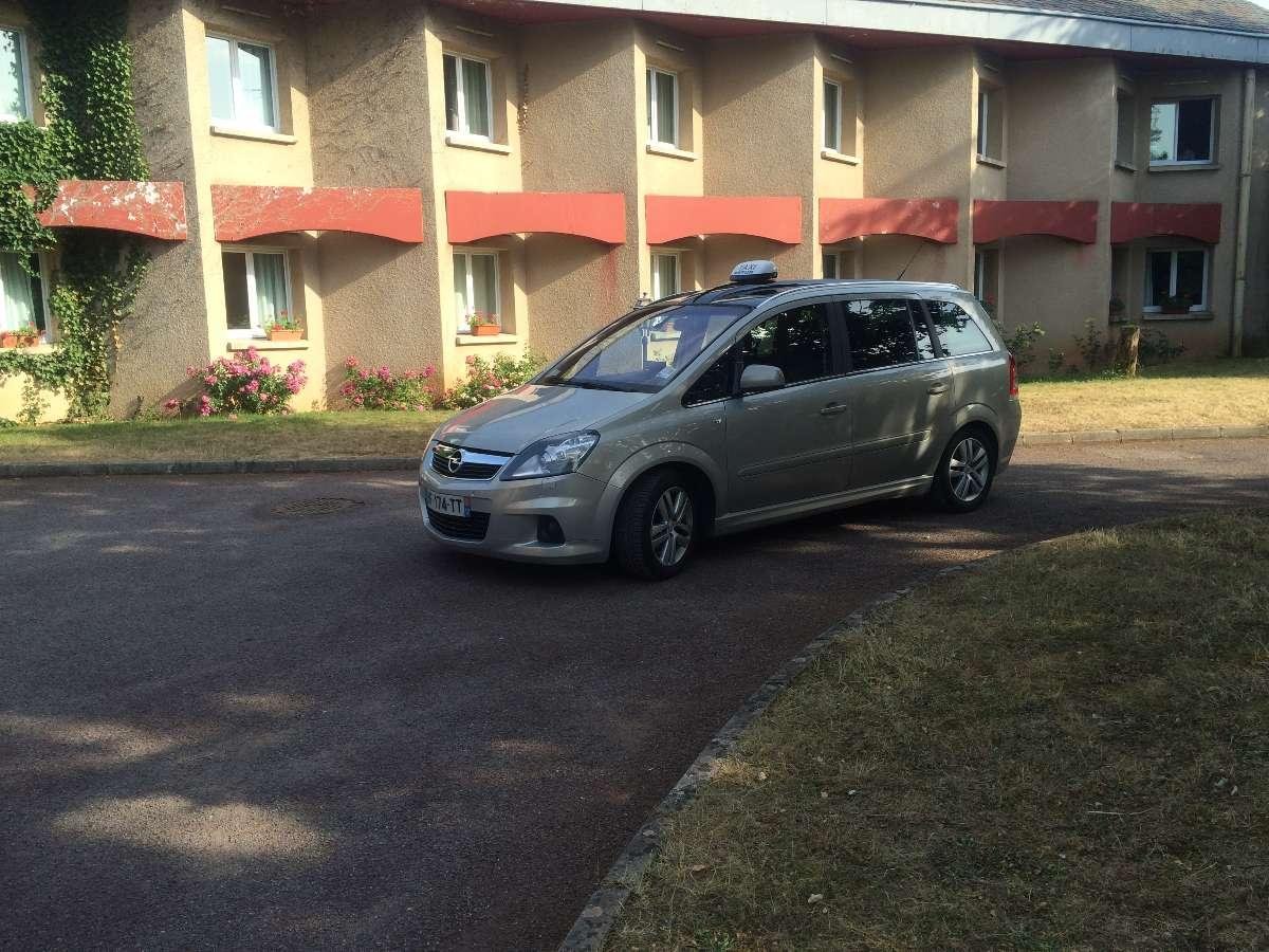 Alliance Comtal Taxi Lioujas-La Loubière et Gages-Montrozier Transfert Gare Aéroport