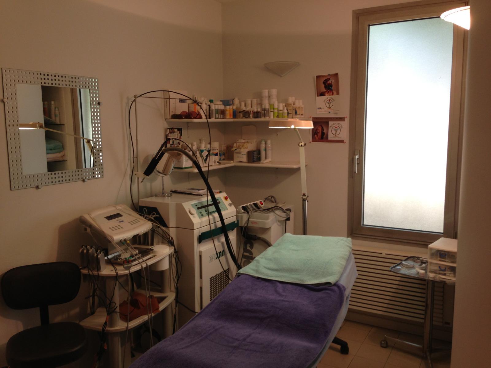 Salle de soins et laser - Dr Jules Marthan à Vauvert Gard