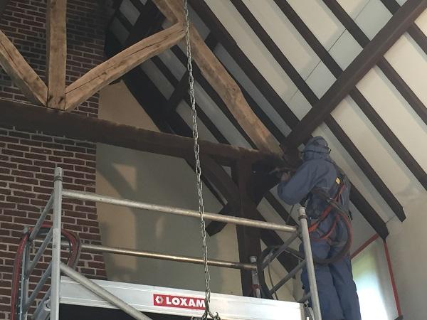 Décapage de charpente par aérogommage - Cany Barville - Pendant travaux