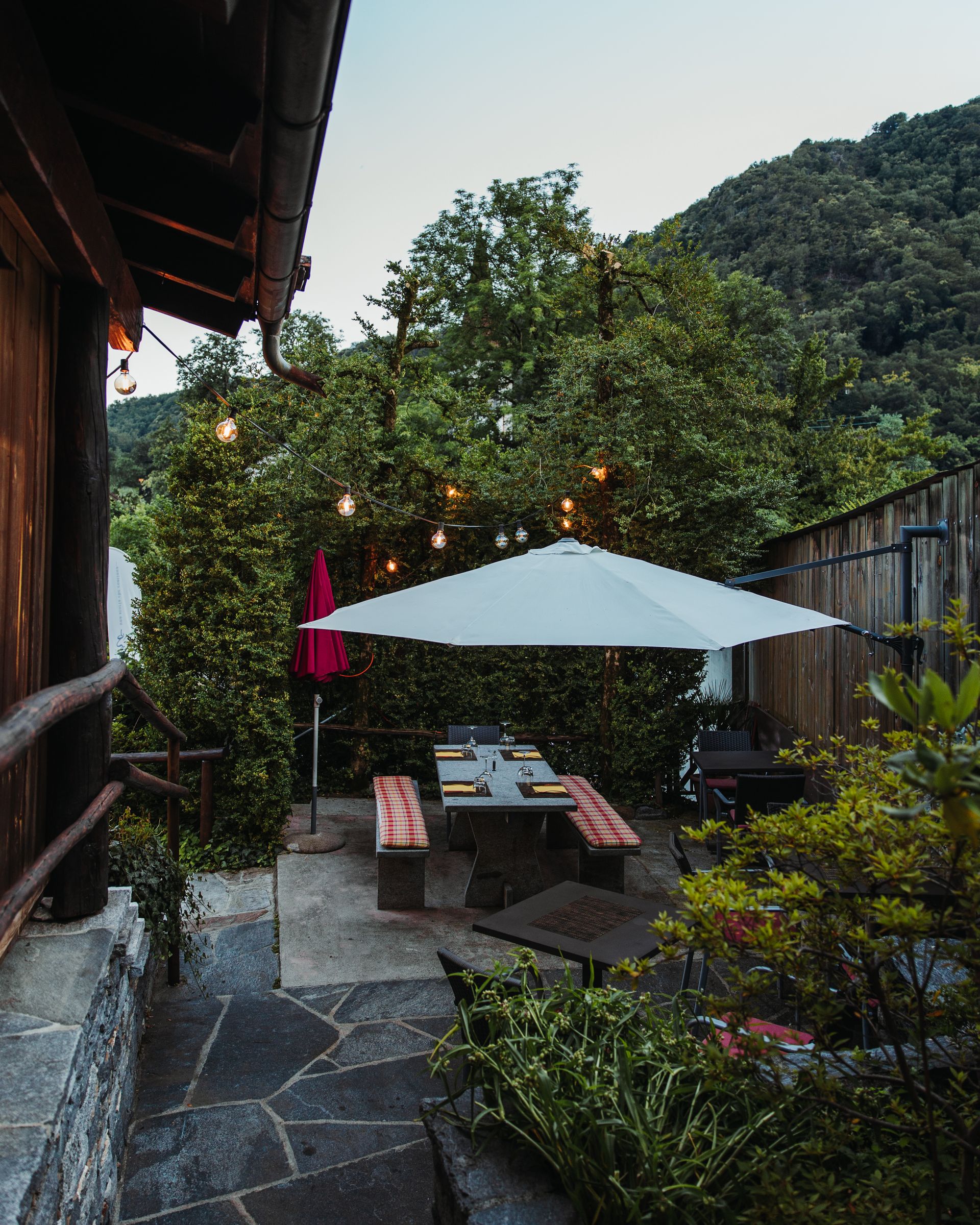 Menü mit Tessiner Spezialitäten Arcegno Grotto Lauro