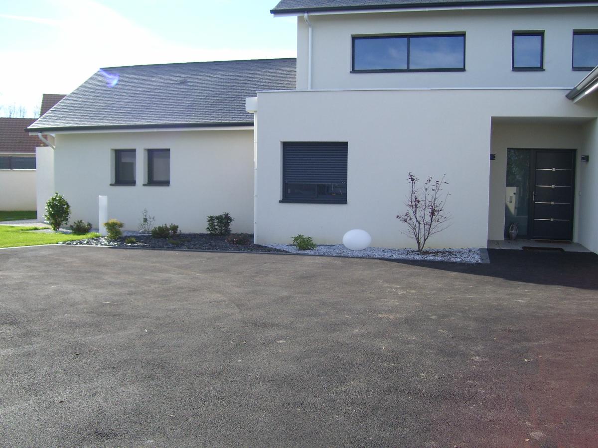 Massif avec paillis minéral