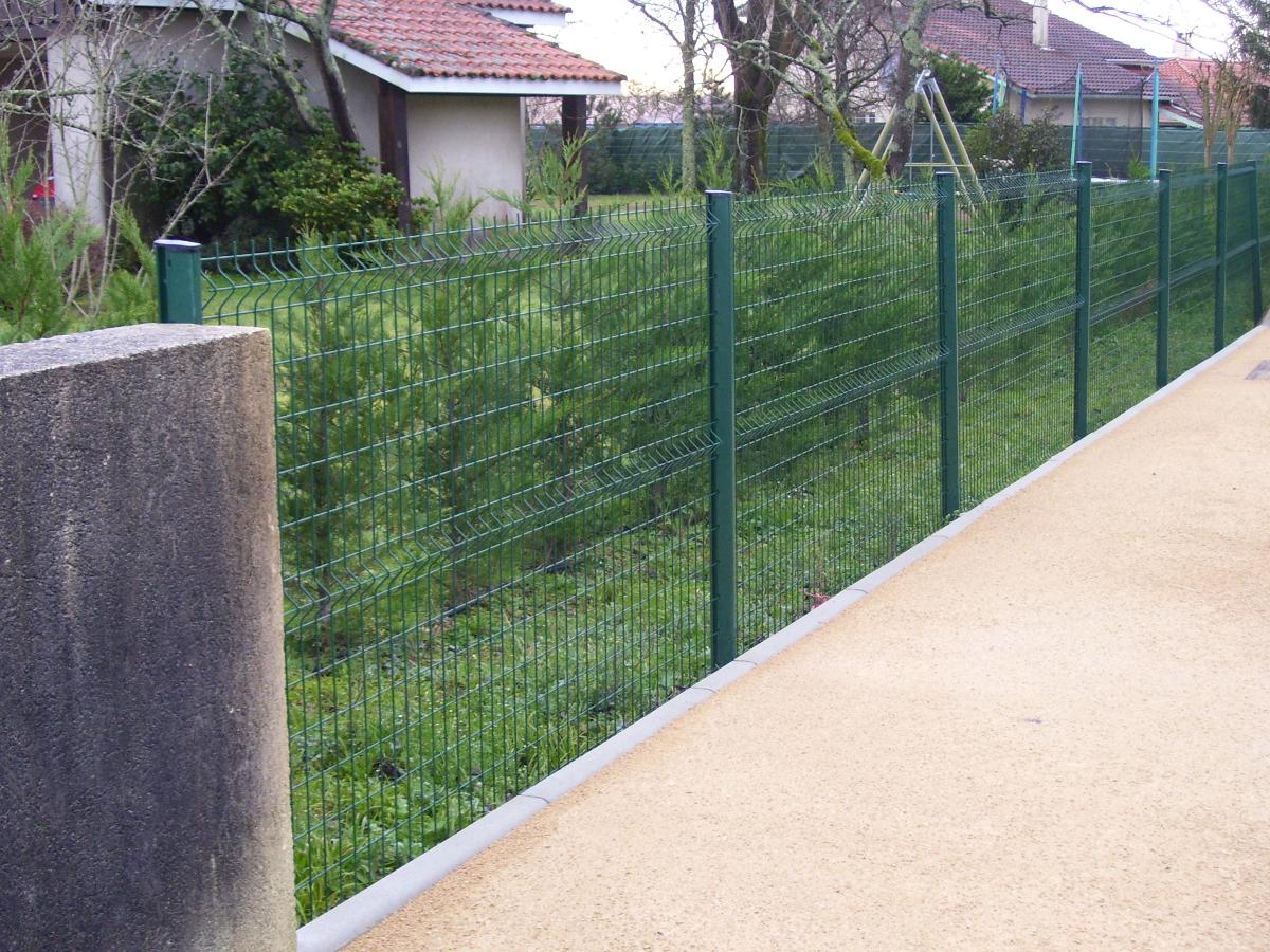 clôture rigide verte