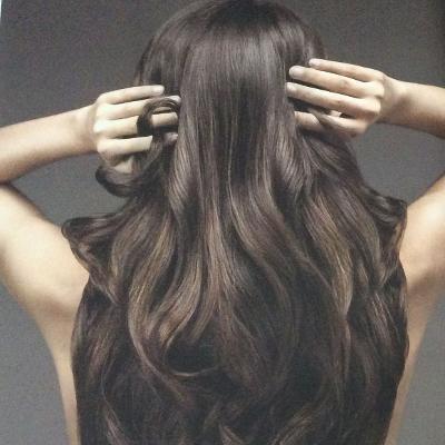 Cheveux longs ondulés