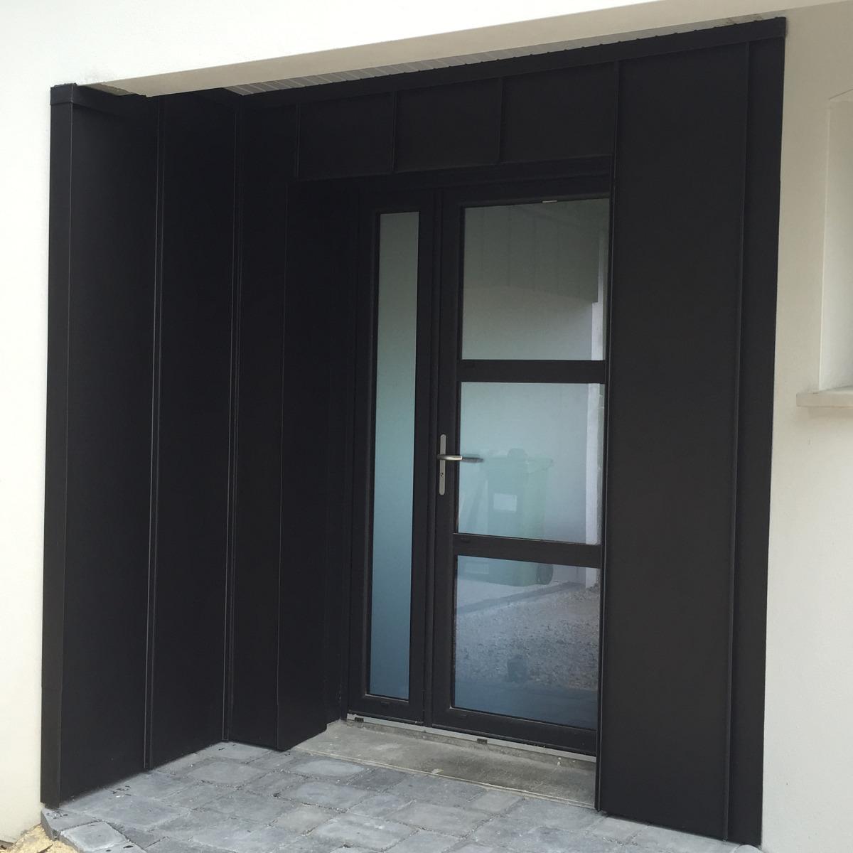 Encadrement de porte en zinc - après