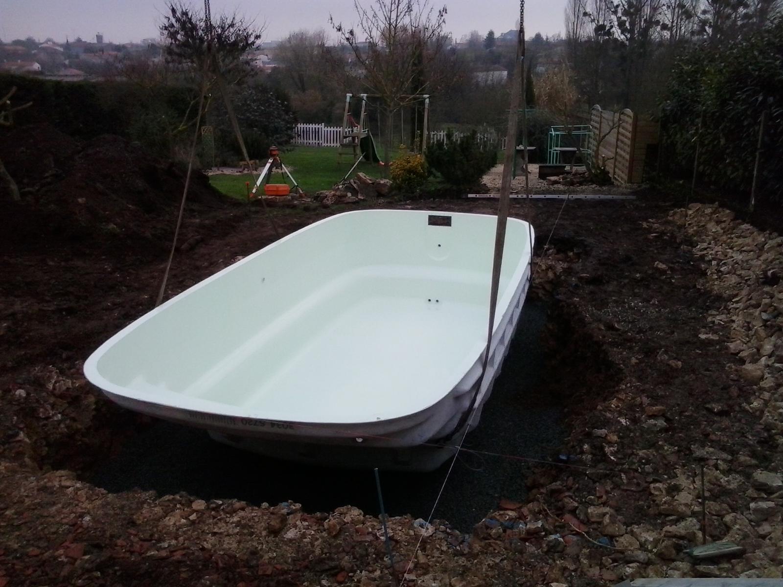 SARL Raison près de de Fontenay-le-Comte, installation de piscine