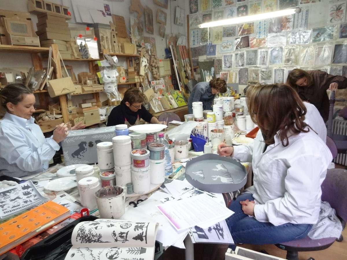 Atelier Guigue, 75003 Paris. L'atelier pendant un stage