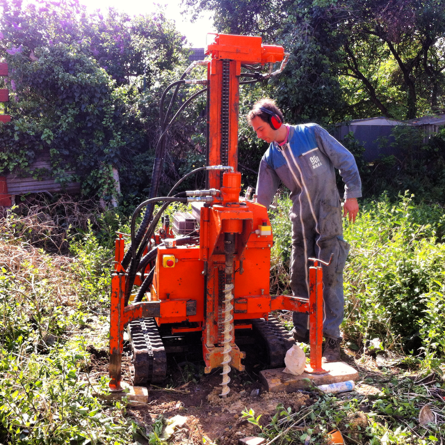 Forage de sol sur un terrain