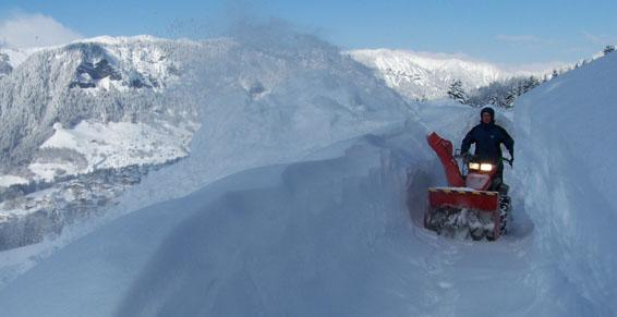 L'Entreprise Garin-Laurel  assure le déneigement de vos accès piétons à Crest Voland