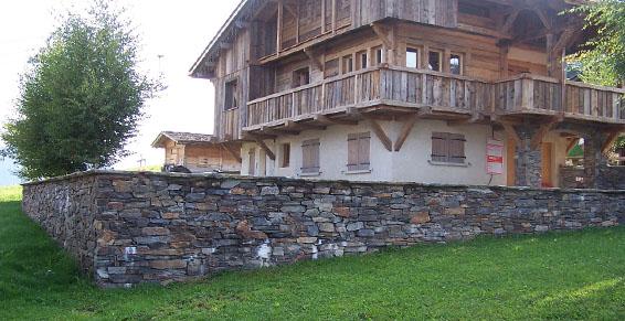 L'Entreprise Garin-Laurel réalise des murs de soutènements en pierre et en bois