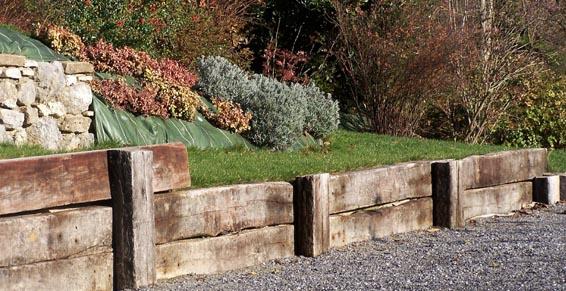 Soutènement en poutre  chêne réalisé par l'entreprise Garin-Laurel à Ugine