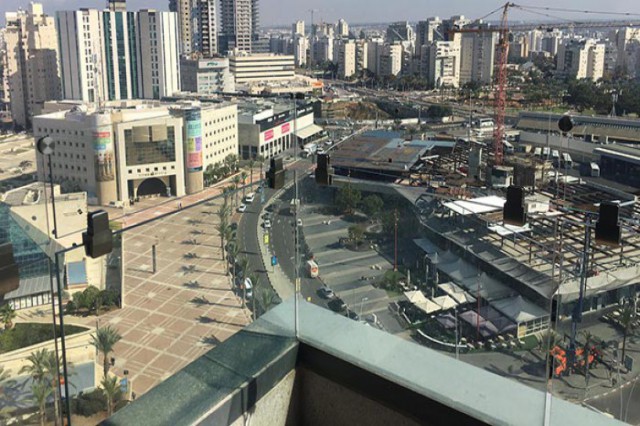 הגבהת מעקה זכוכית למרפסת