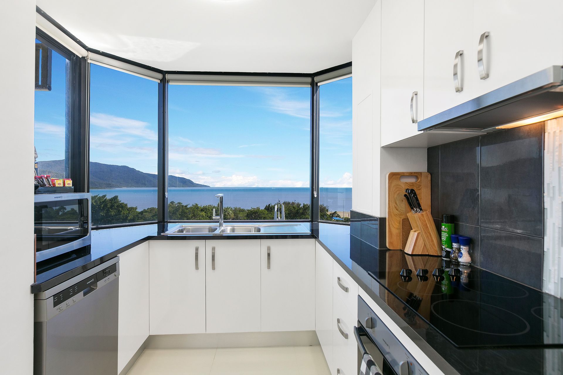 Photo inspiration: Fresh Look at Cairns Luxury Private Apartments