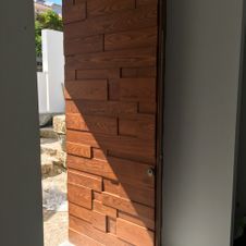 Gompar puesta de exterior en madera