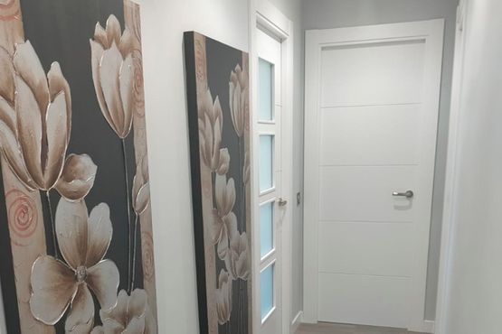 Pavimentos Santa Marta puertas en corredor