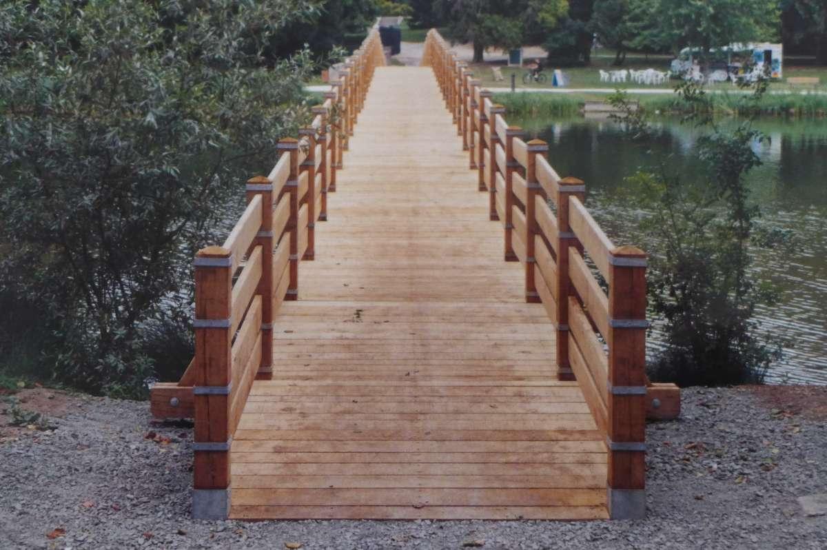 Passerelle en chêne - Thierry Leprince à Joué-lès-Tours (37)