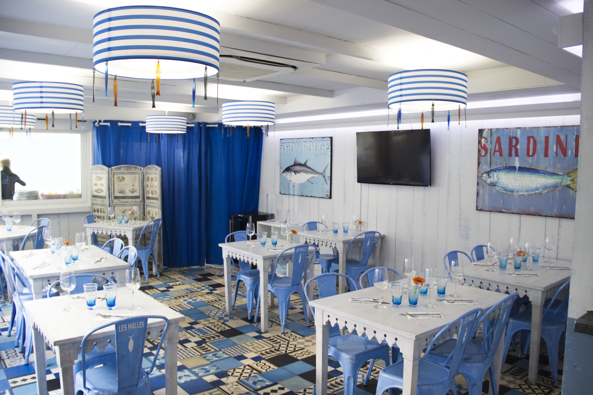 Les Halles aux Poissons, poissonnerie-restaurant au Cap d'Agde