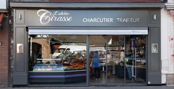 Situé au centre-ville de Luneray